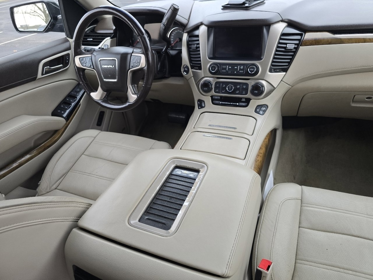 Used 2016 GMC Yukon XL Denali w/ Open Road Package image 28