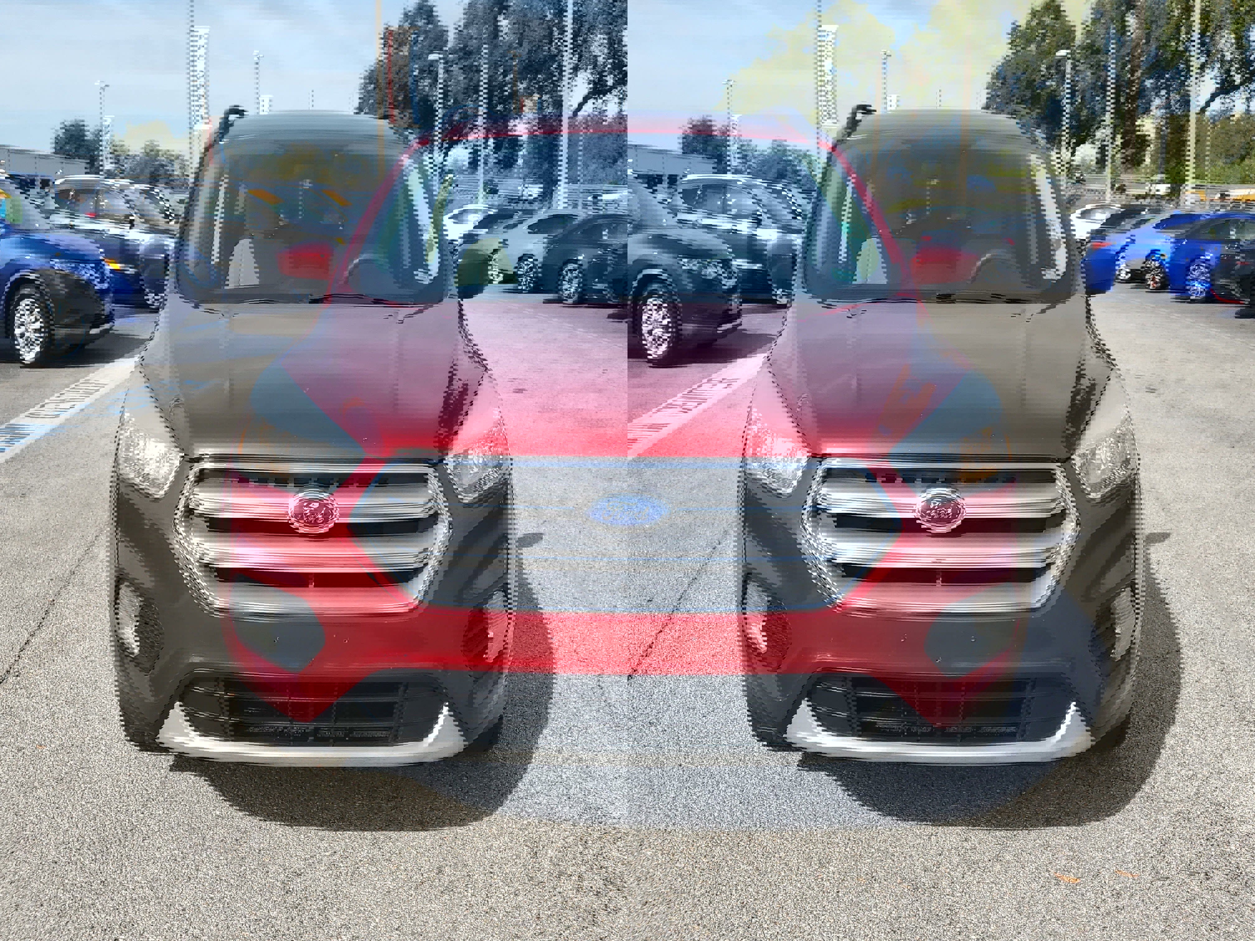 Used 2017 Ford Escape SE image 2