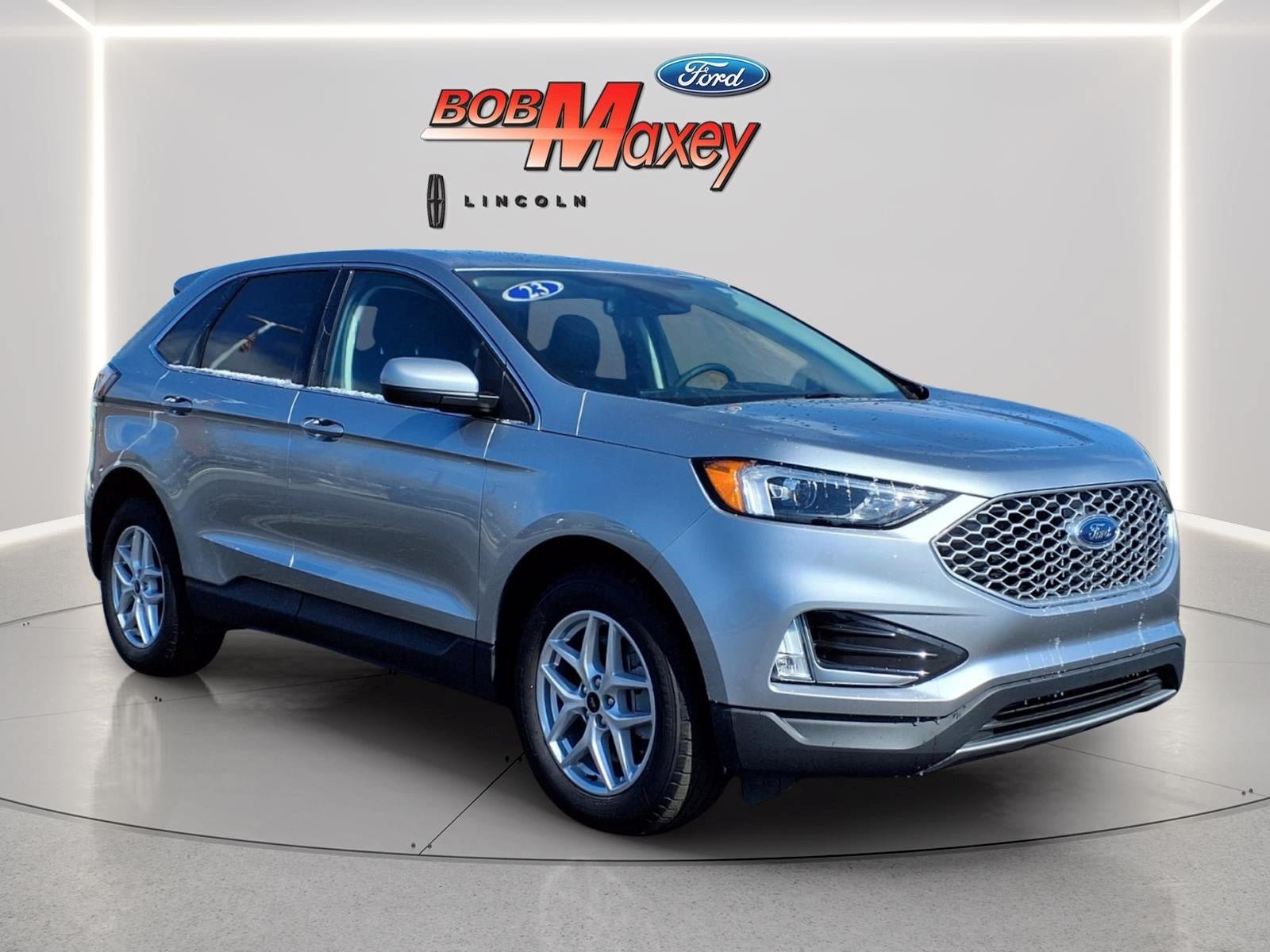 Used 2023 Ford Edge SEL w/ Convenience Package AWD/4WD image 3