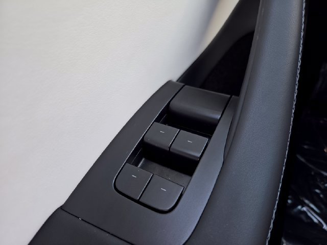 Used 2025 Tesla Model 3 Long Range RWD image 40