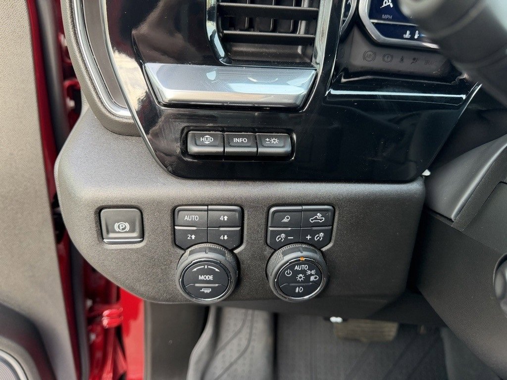 Used 2025 Chevrolet Silverado 1500 High Country w/ Technology Package image 17