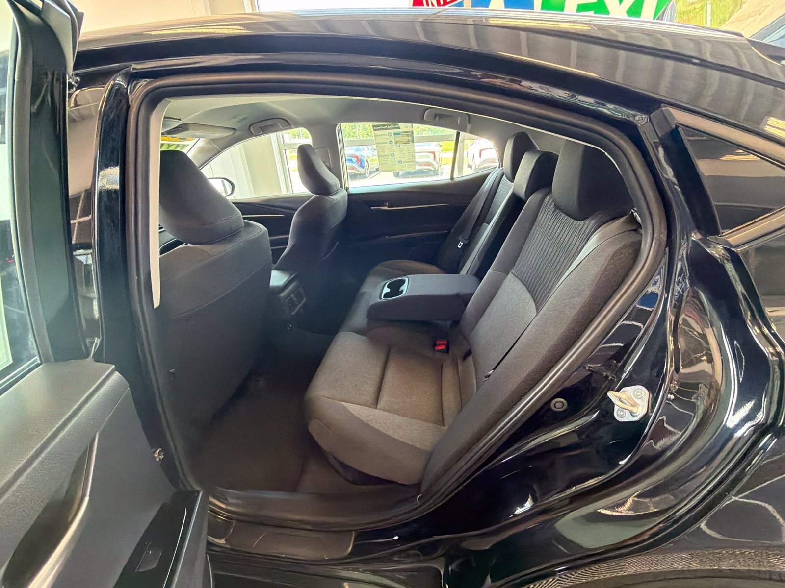 Used 2025 Toyota Camry LE FWD image 12