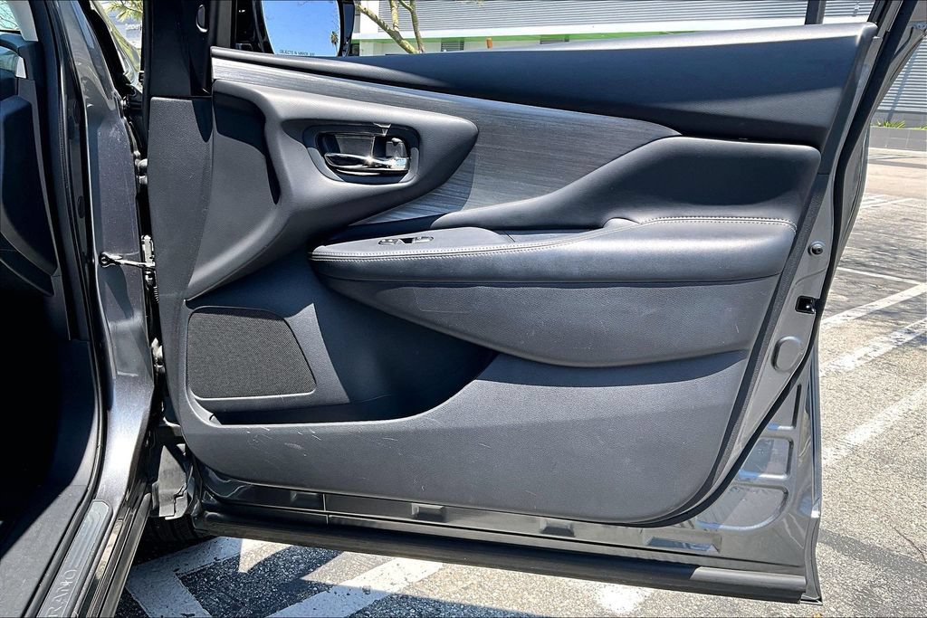 Used 2016 Nissan Murano Platinum FWD image 21