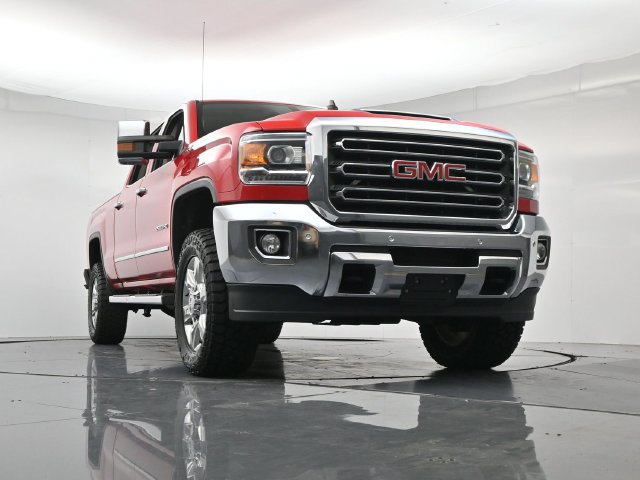 Used 2019 GMC Sierra 2500 SLT w/ Duramax Plus Package AWD/4WD image 36