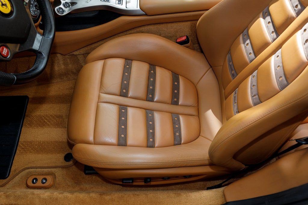 Used 2010 Ferrari California image 21