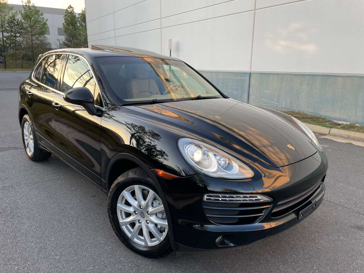 Used 2012 Porsche Cayenne image 1