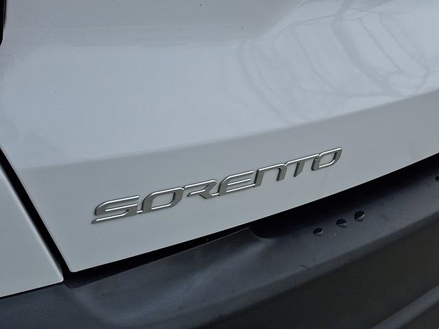 Used 2023 Kia Sorento LX image 31