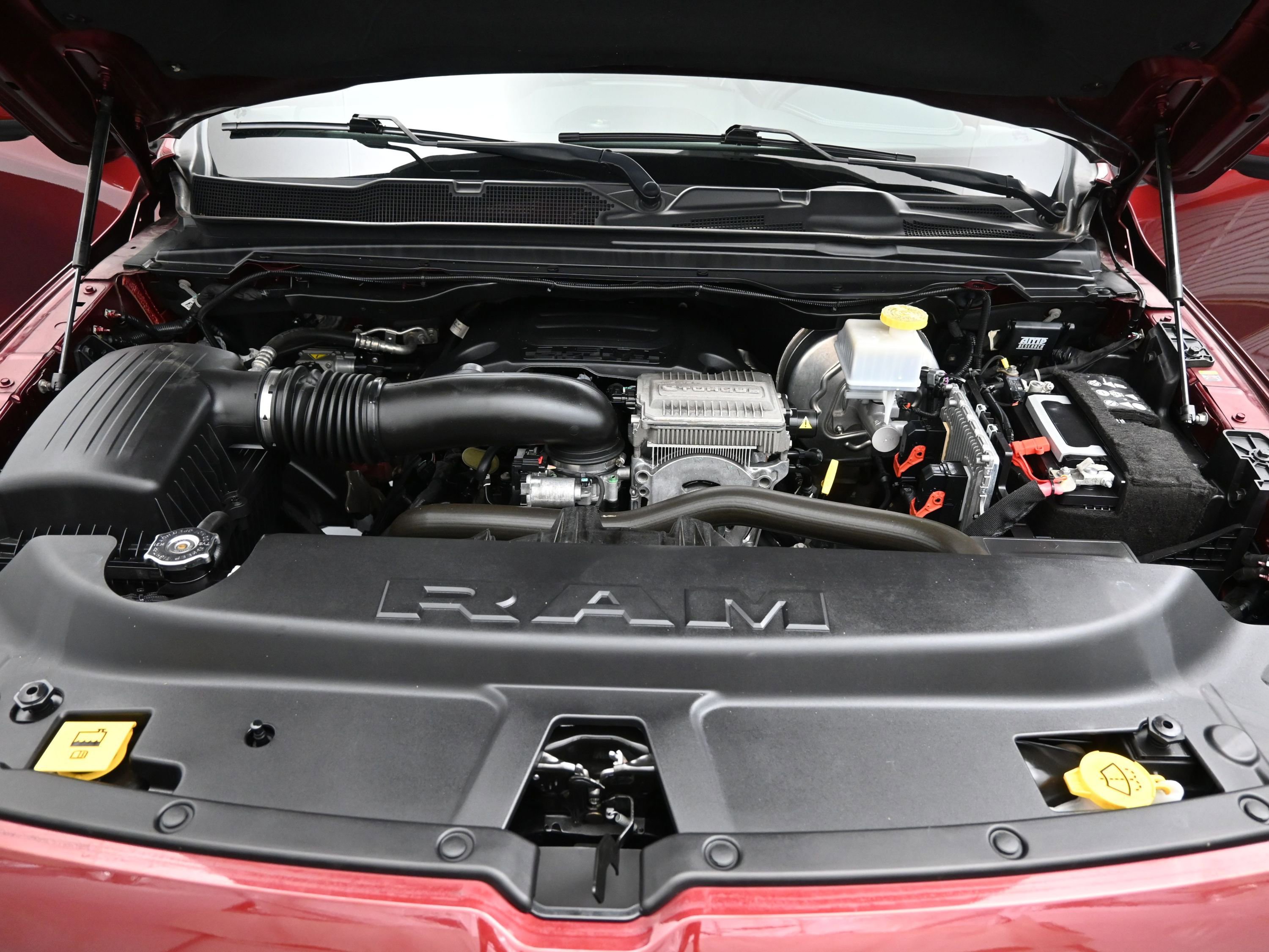 Used 2022 RAM 1500 Laramie w/ Sport Appearance Package AWD/4WD image 8