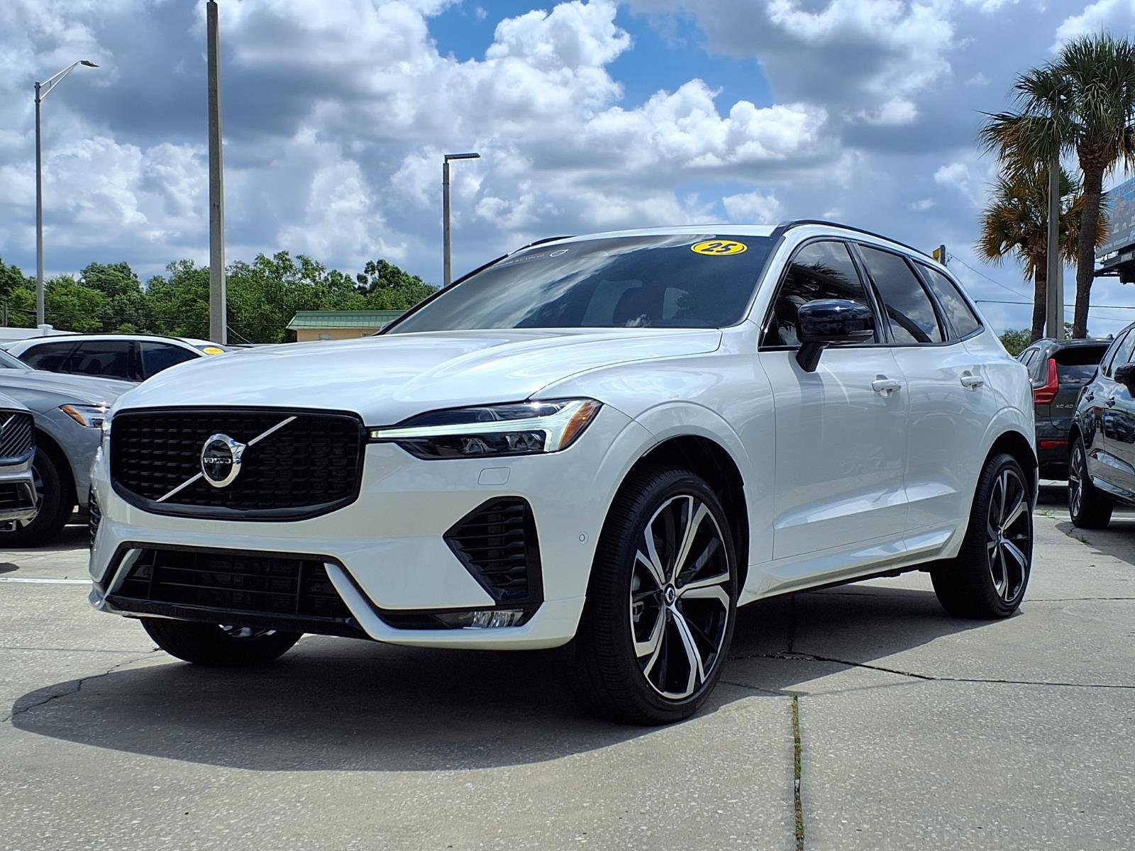 Certified 2025 Volvo XC60 B5 Ultra w/ Protection Package Premier AWD/4WD image 3
