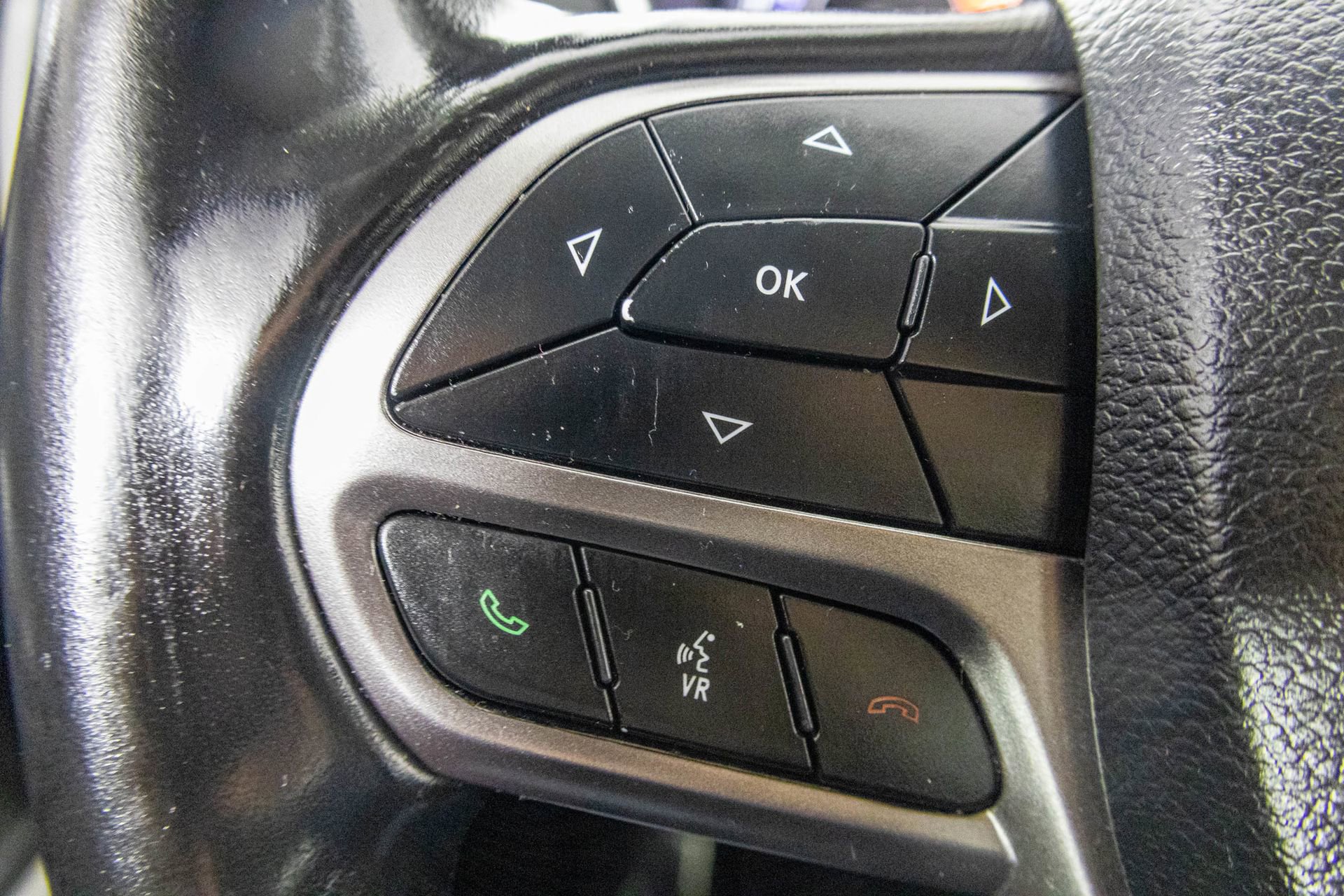 Used 2021 Jeep Cherokee Latitude Plus image 31