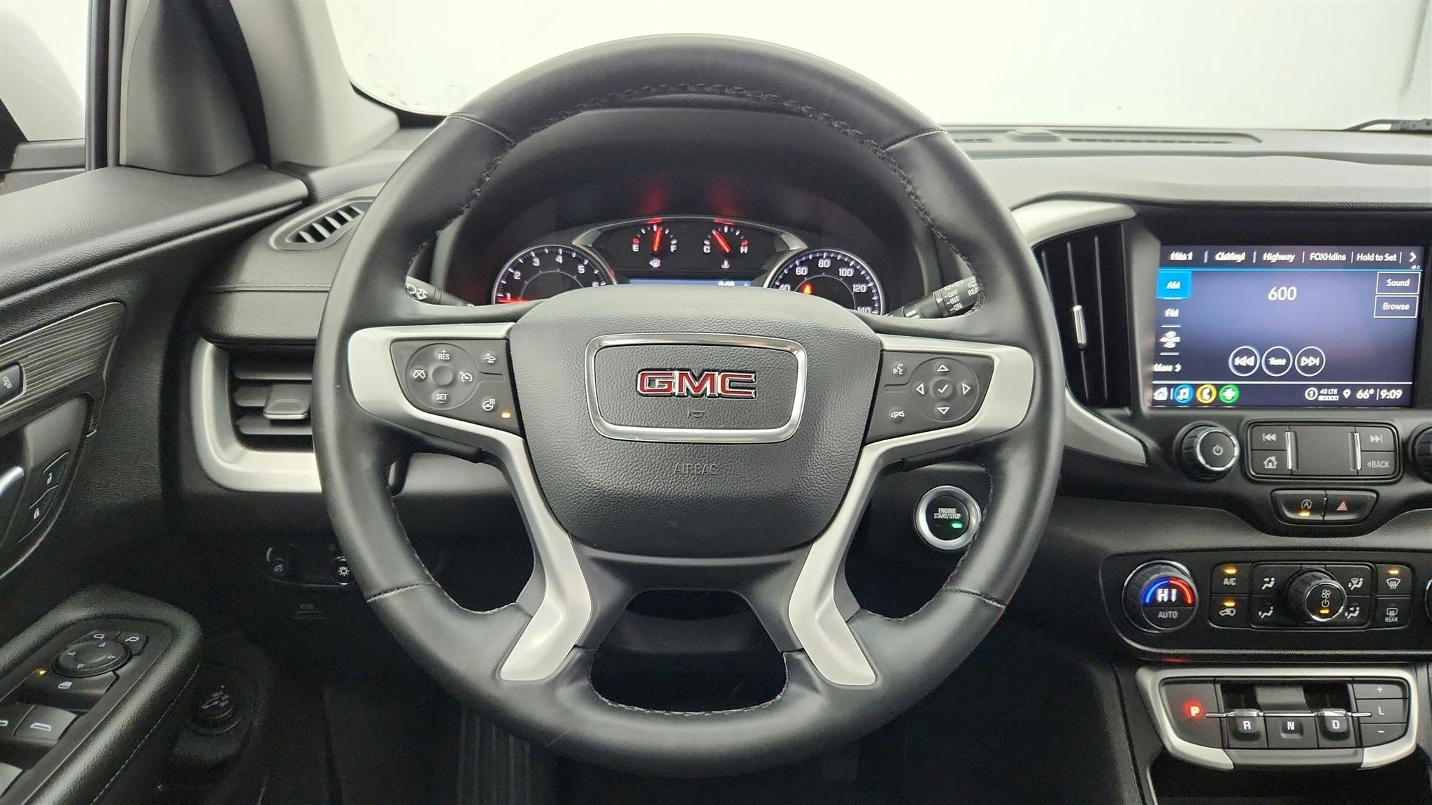 Used 2024 GMC Terrain SLT image 24