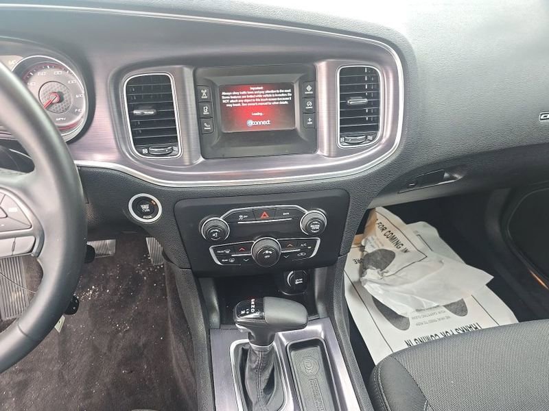 Used 2016 Dodge Charger SE RWD image 25
