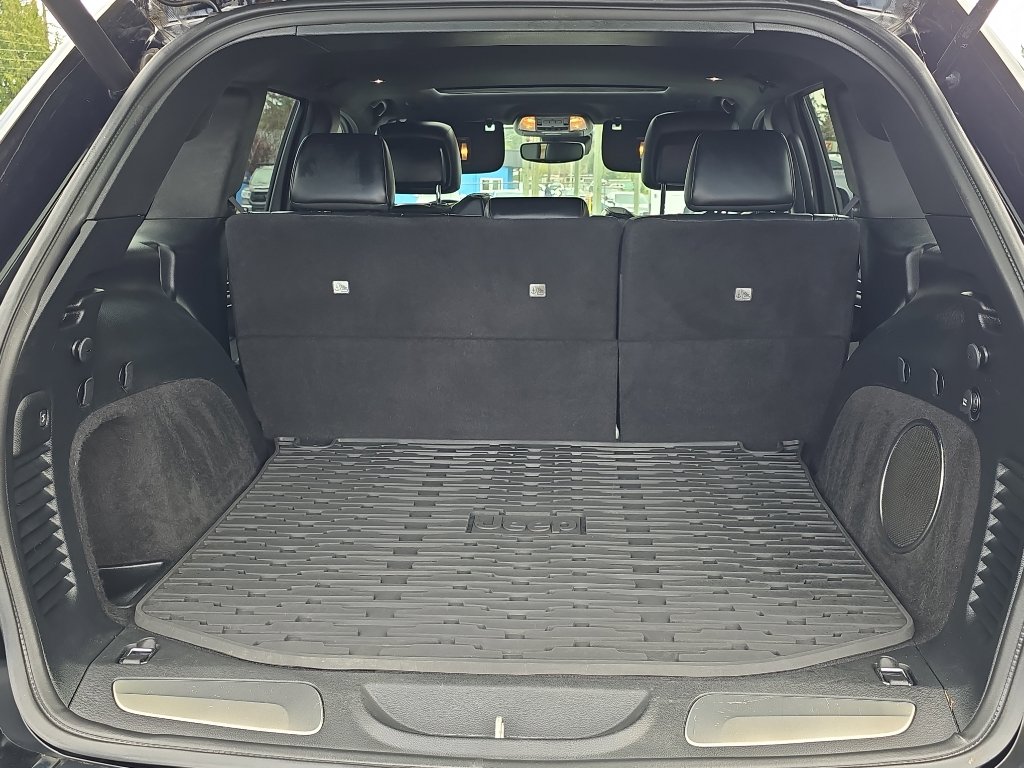 Used 2018 Jeep Grand Cherokee Limited AWD/4WD image 9