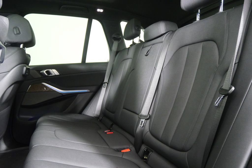 Used 2021 BMW X5 sDrive40i w/ Premium Package image 16