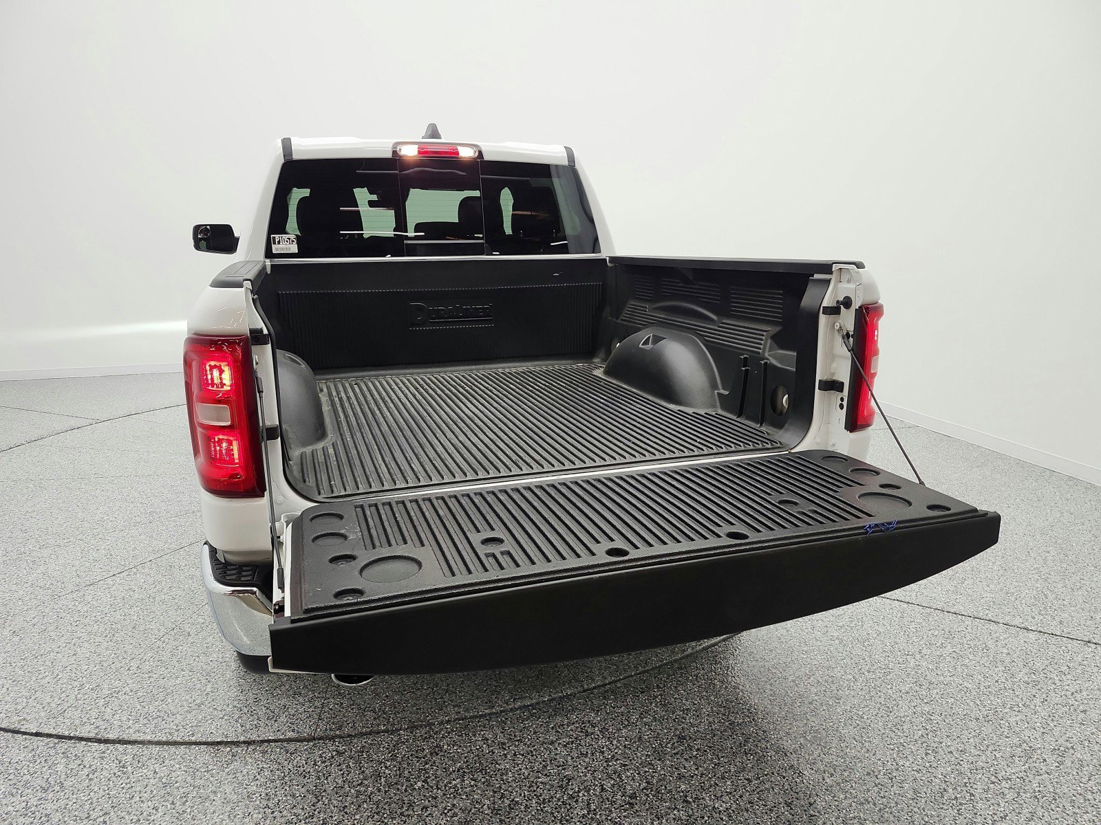 Used 2026 RAM 1500 Laramie AWD/4WD image 21