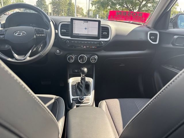 Used 2024 Hyundai Venue Limited image 19