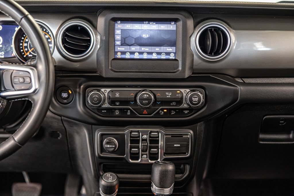 Used 2021 Jeep Wrangler Unlimited Sahara w/ Safety Group AWD/4WD image 33