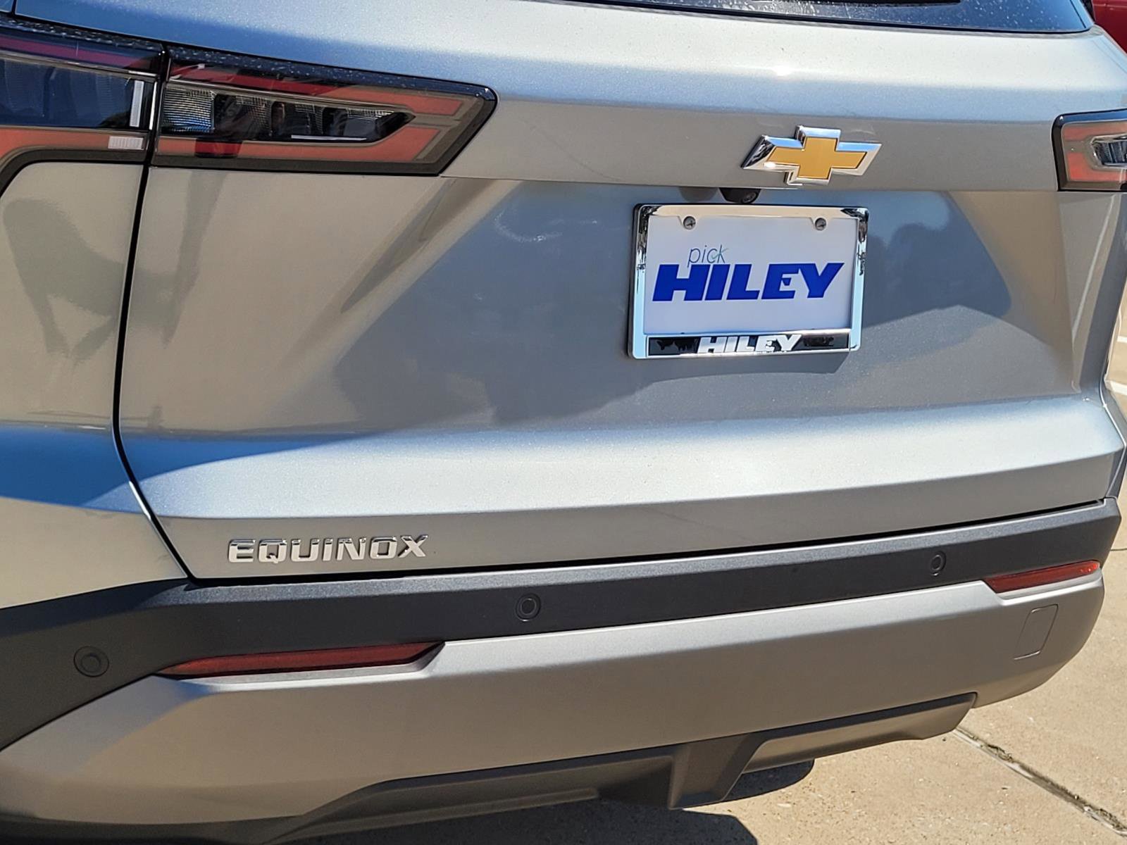 New 2027 Chevrolet Equinox LT w/ Safety and Technology Package FWD image 4