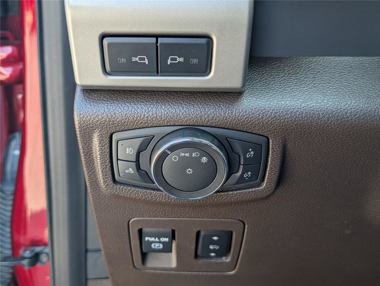 Used 2019 Ford F150 King Ranch w/ Equipment Group 601A Luxury AWD/4WD image 24