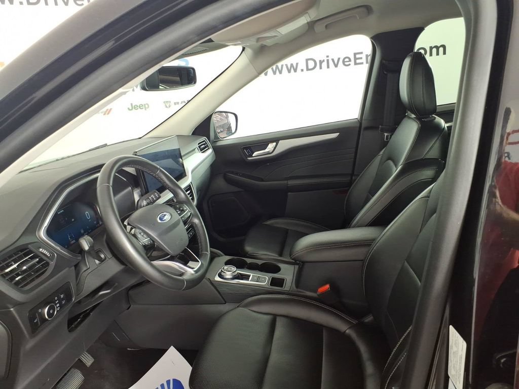 Used 2023 Ford Escape Platinum AWD/4WD image 12