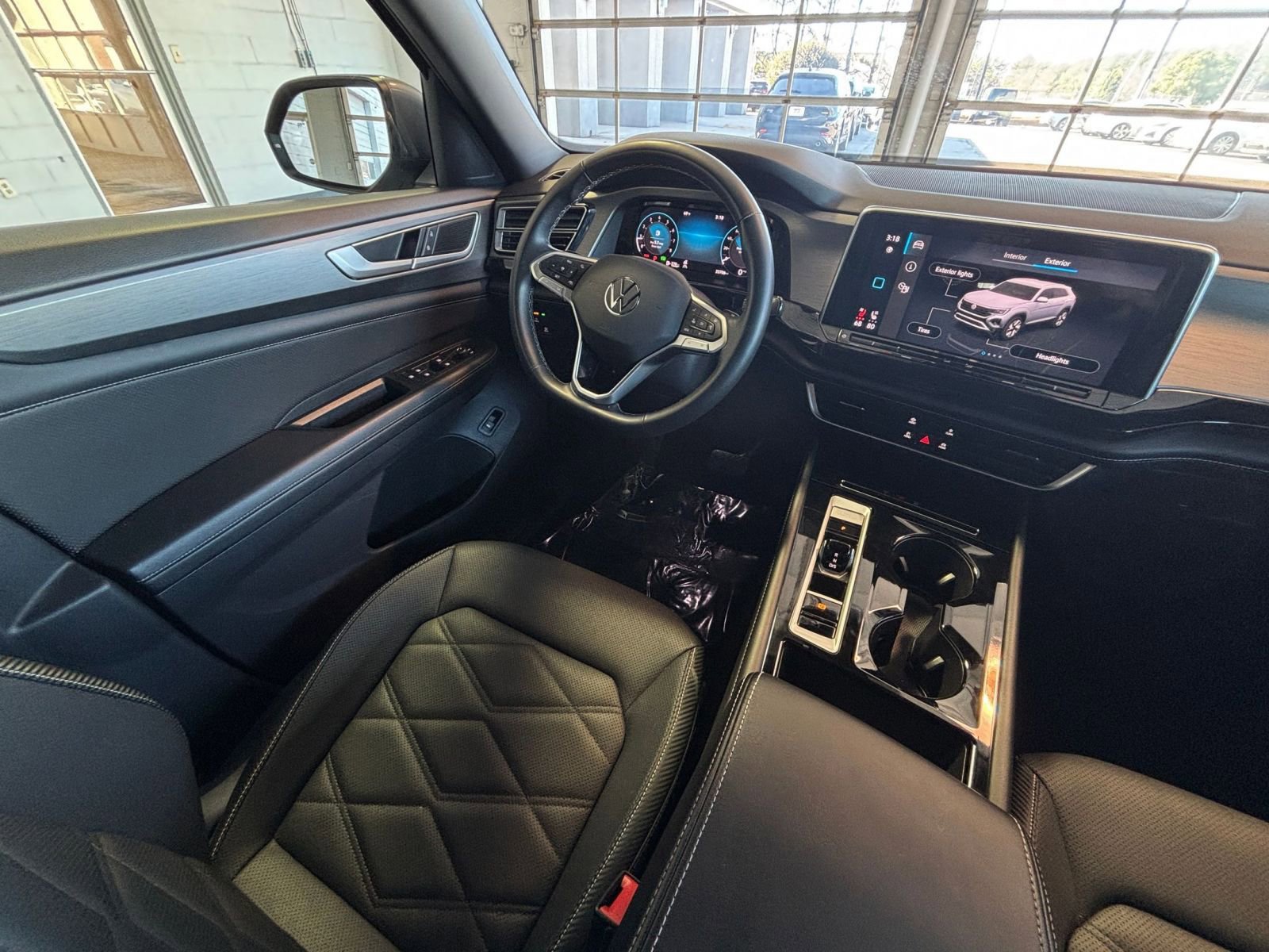 Used 2025 Volkswagen Atlas Cross Sport SE image 38