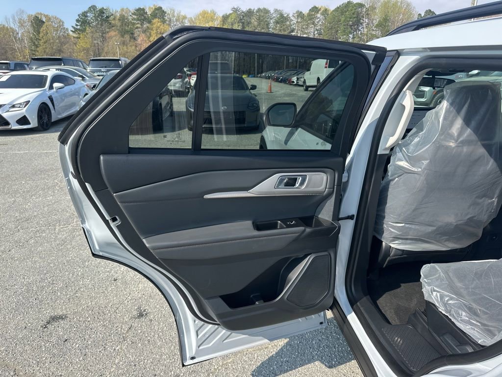 Used 2026 Ford Explorer Active image 26