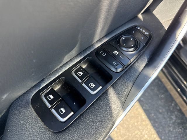 Used 2018 Kia Stinger RWD image 24