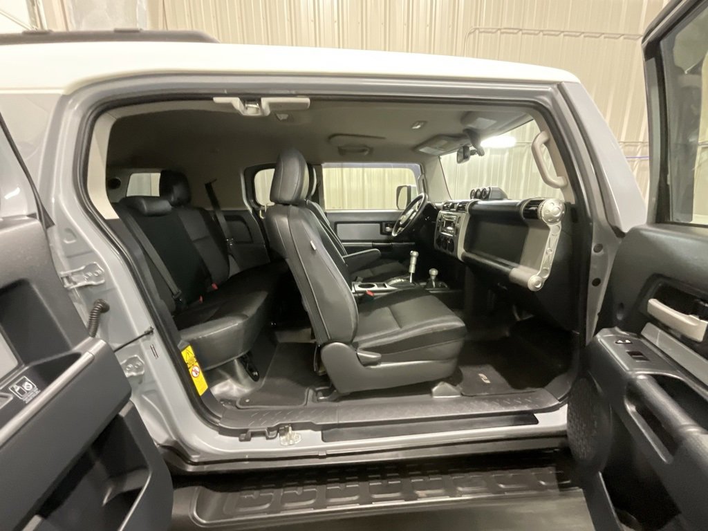 Used 2014 Toyota FJ Cruiser 4WD w/ Upgrade Package image 13