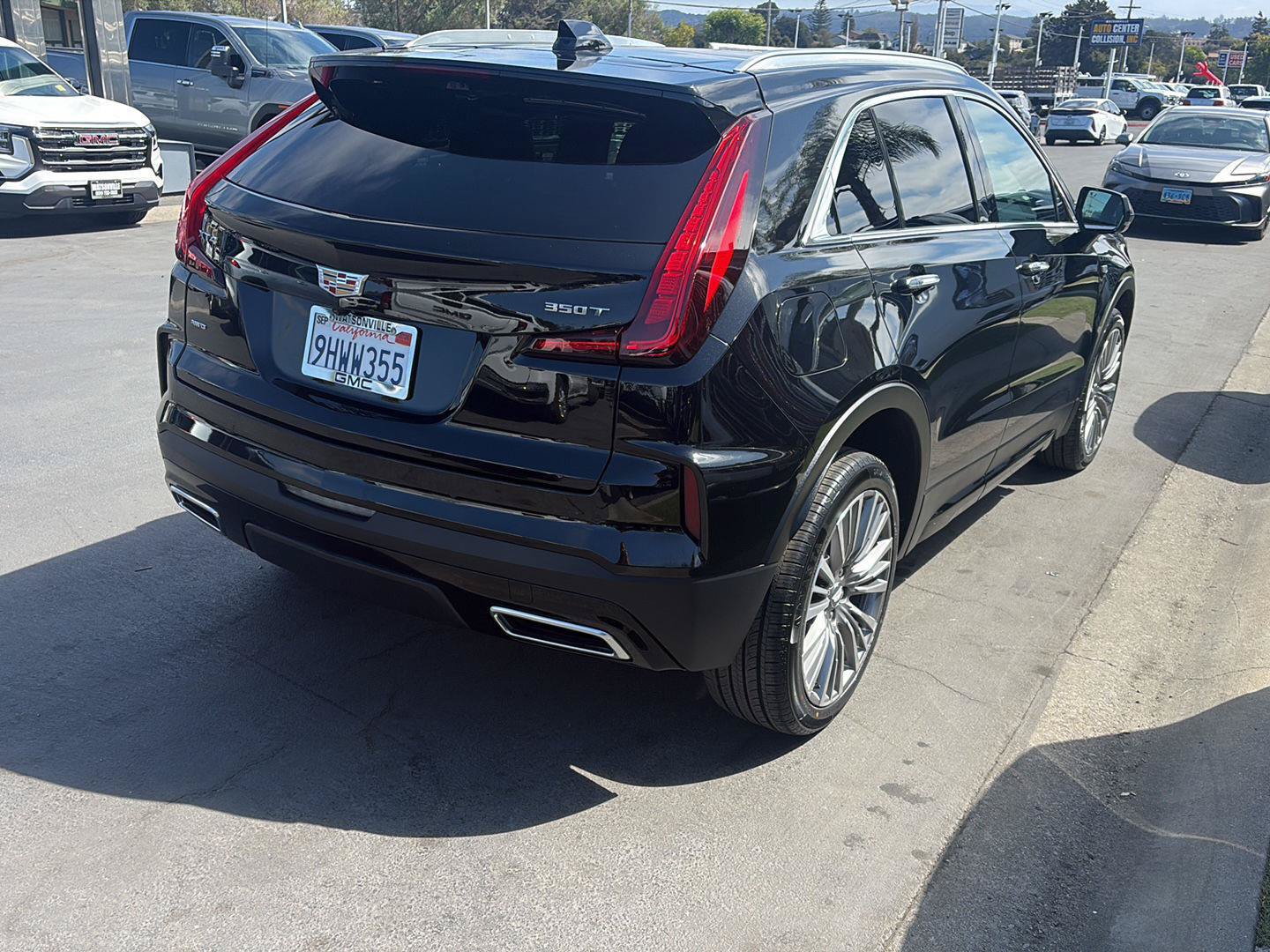 Used 2024 Cadillac XT4 Premium Luxury w/ Technology Package AWD/4WD image 5