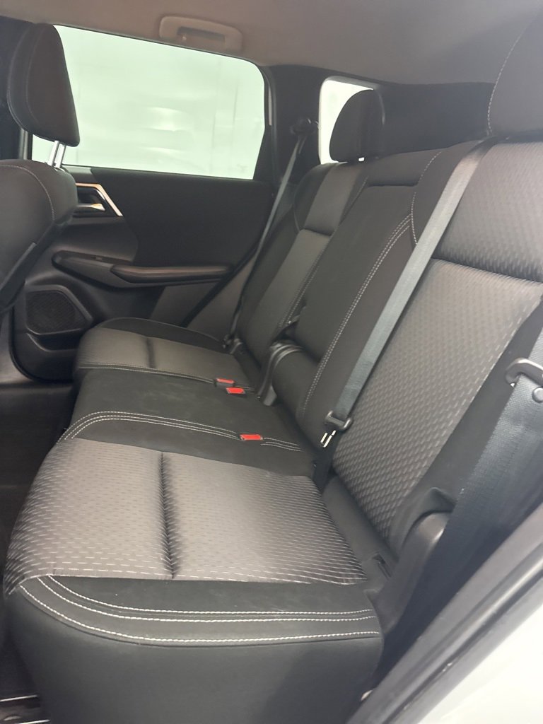 Used 2022 Mitsubishi Outlander ES image 27