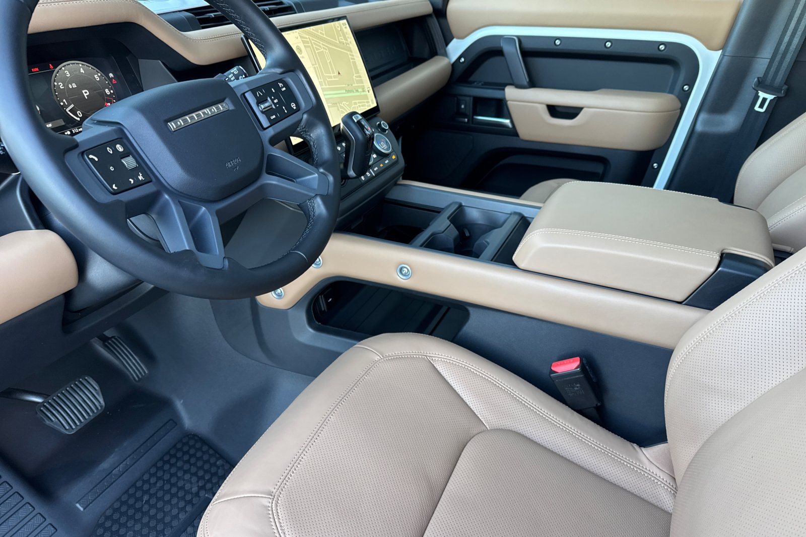 Certified 2026 Land Rover Defender 110 X-Dynamic SE AWD/4WD image 9