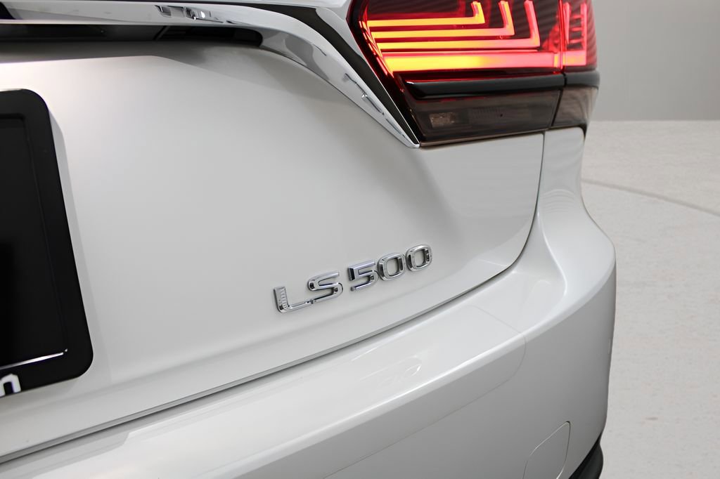 Used 2023 Lexus LS 500 w/ Interior Upgrade Package image 35
