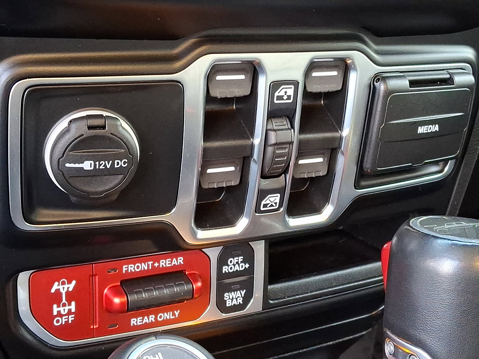 Used 2022 Jeep Gladiator Rubicon w/ LED Lighting Group image 15