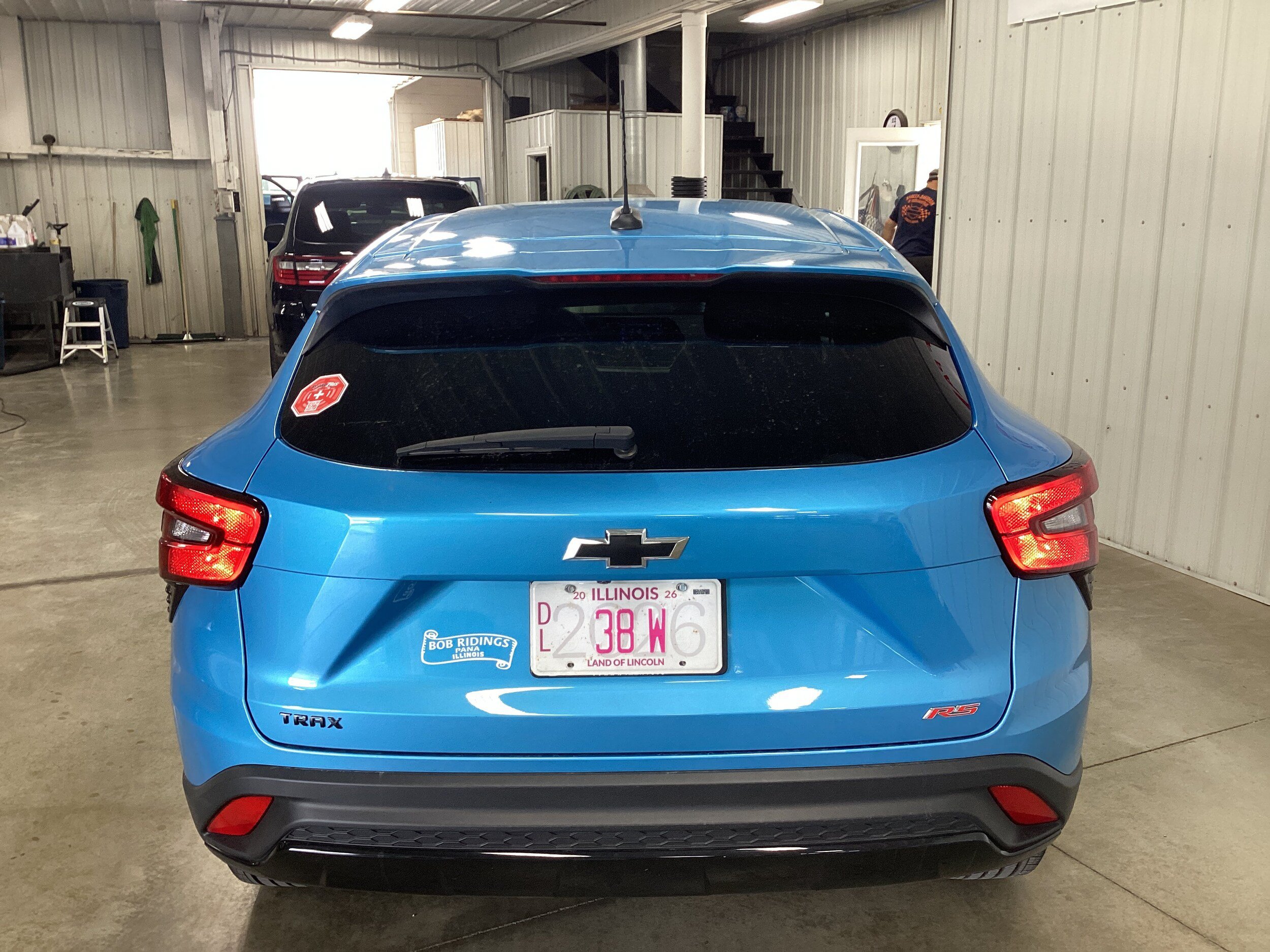 Used 2025 Chevrolet Trax RS FWD image 4