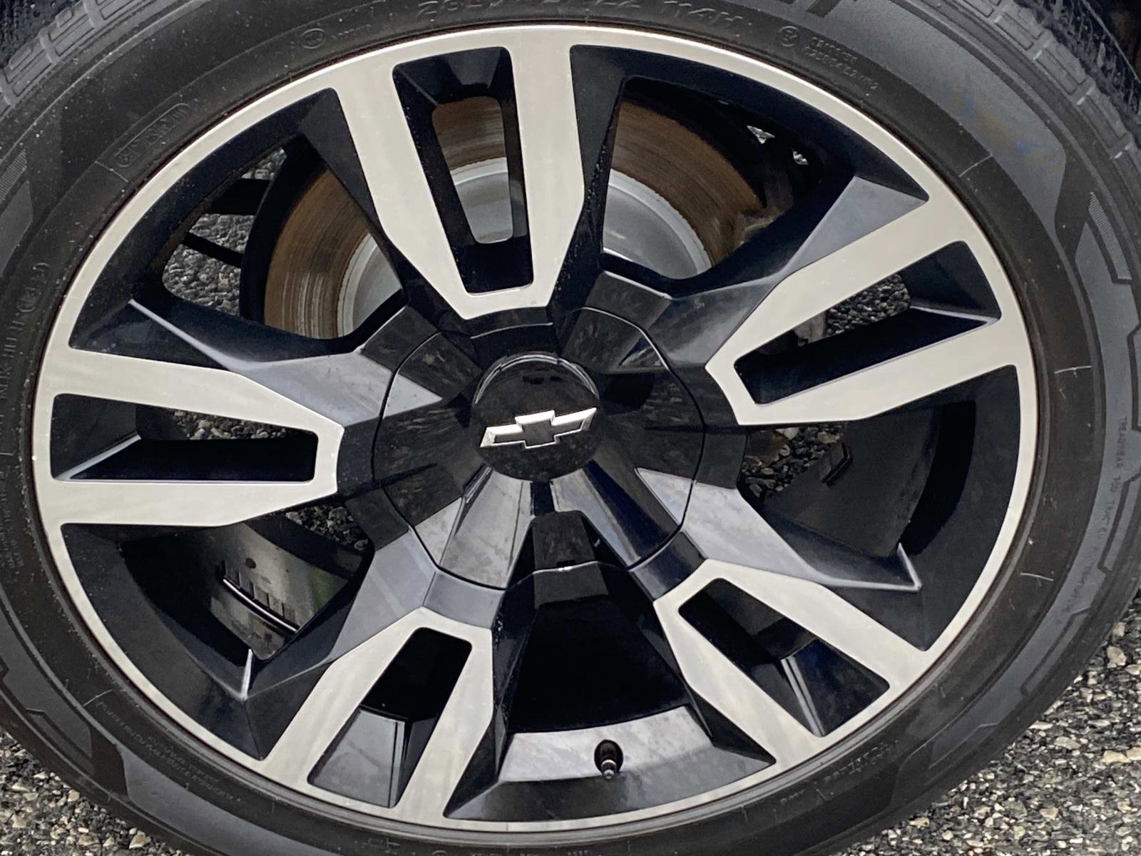 Used 2018 Chevrolet Tahoe LT w/ RST Edition image 27