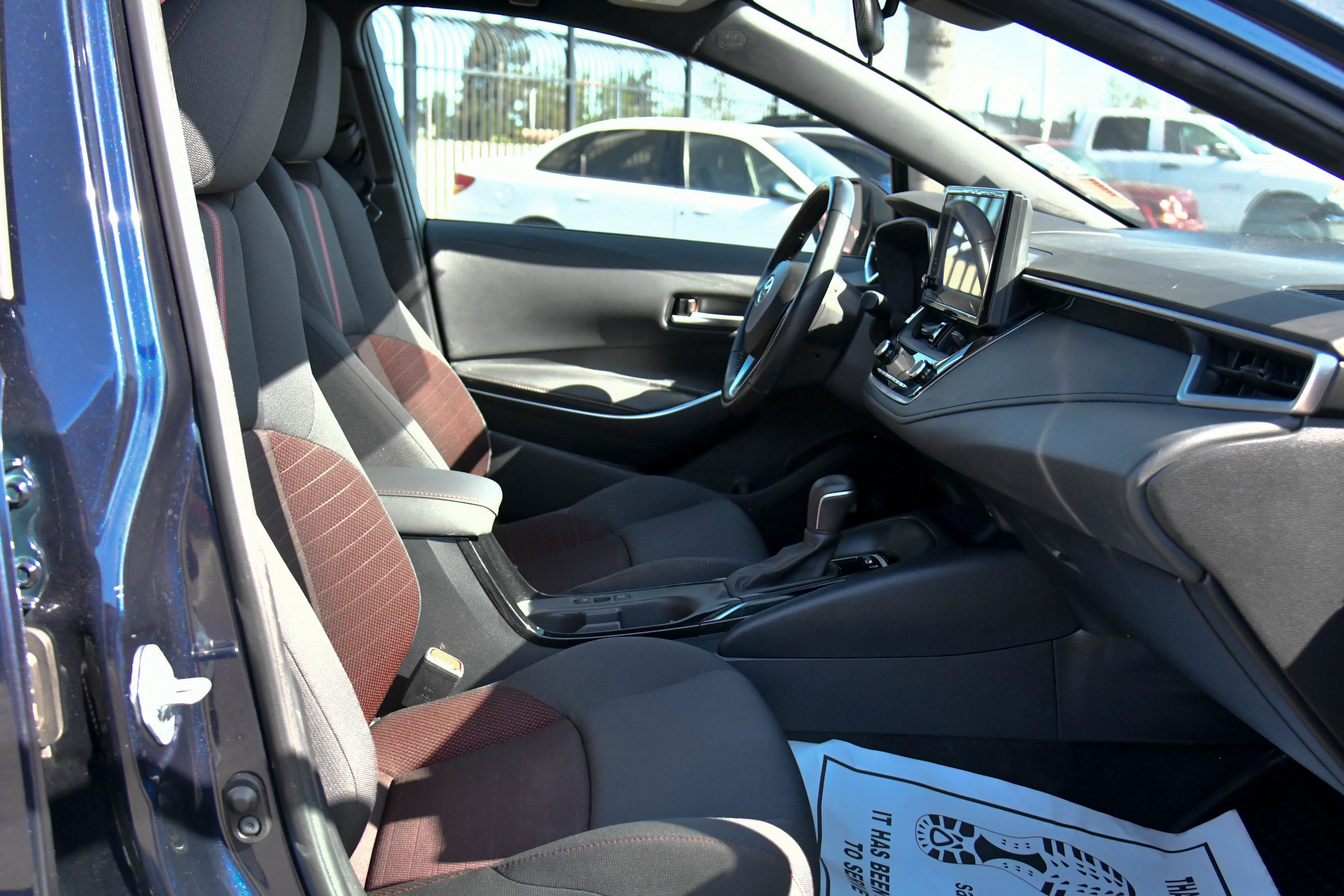 Used 2023 Toyota Corolla SE w/ SE Premium Package FWD image 45