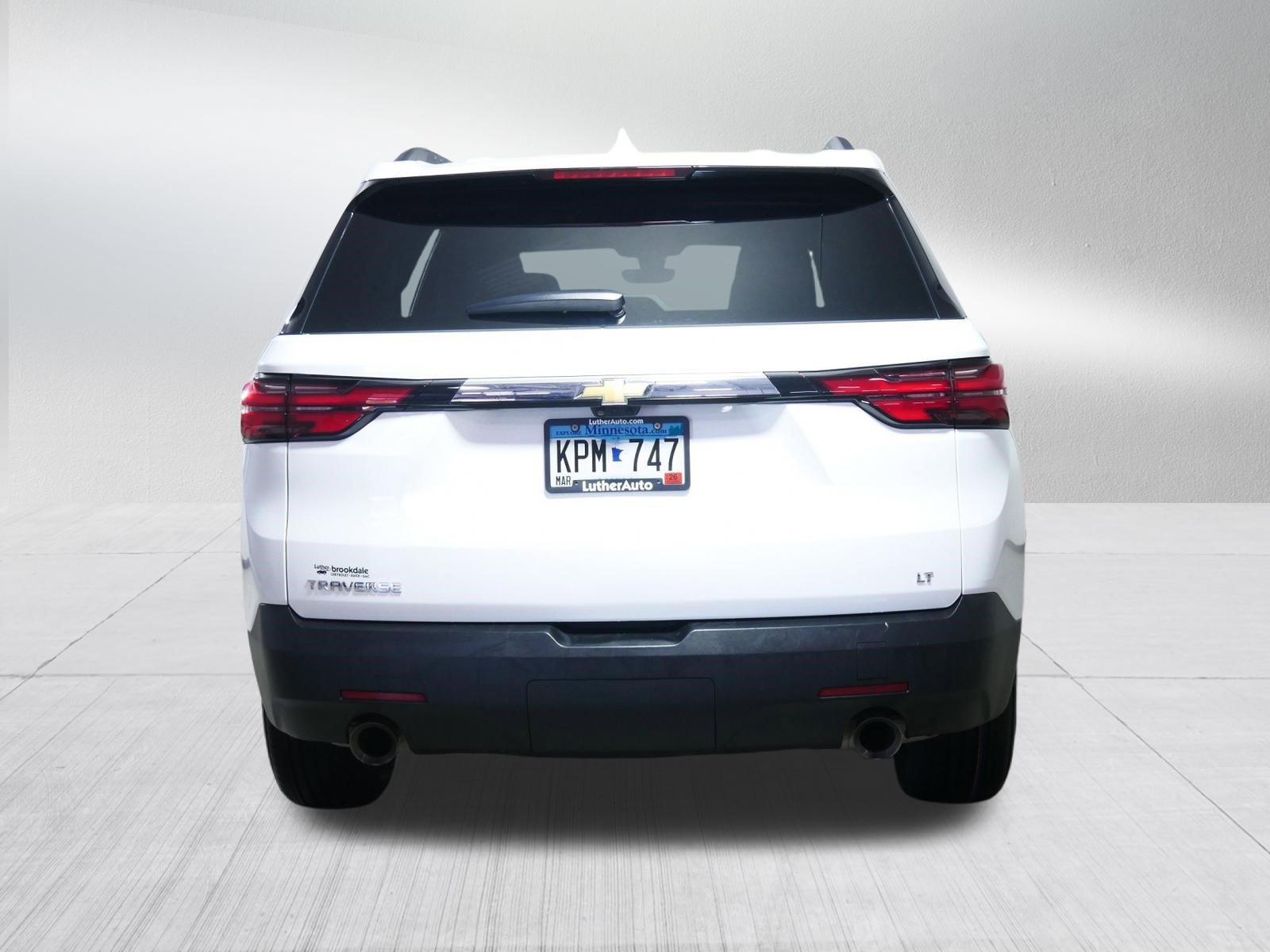 Used 2023 Chevrolet Traverse LT w/ Rear Camera Mirror Package AWD/4WD image 6