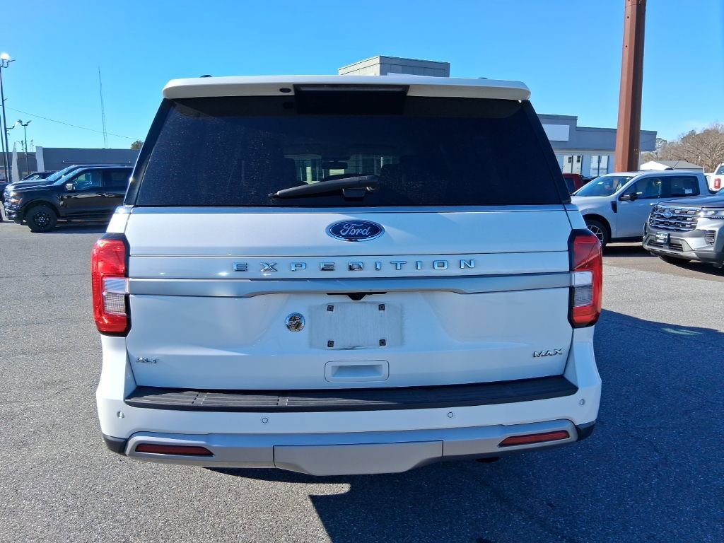 Used 2023 Ford Expedition Max XLT image 6