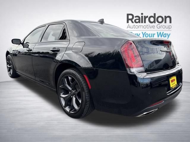 Used 2023 Chrysler 300 S RWD image 5