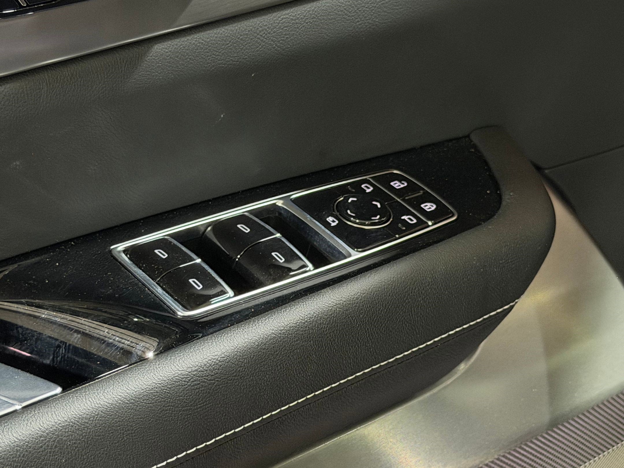 New 2026 Cadillac Vistiq Sport image 25