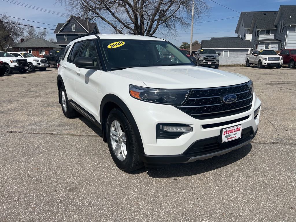 Used 2020 Ford Explorer XLT w/ Equipment Group 202A image 4