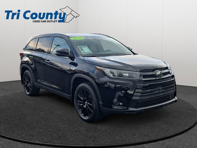 Certified 2019 Toyota Highlander SE w/ Nightshade Edition AWD/4WD image 1