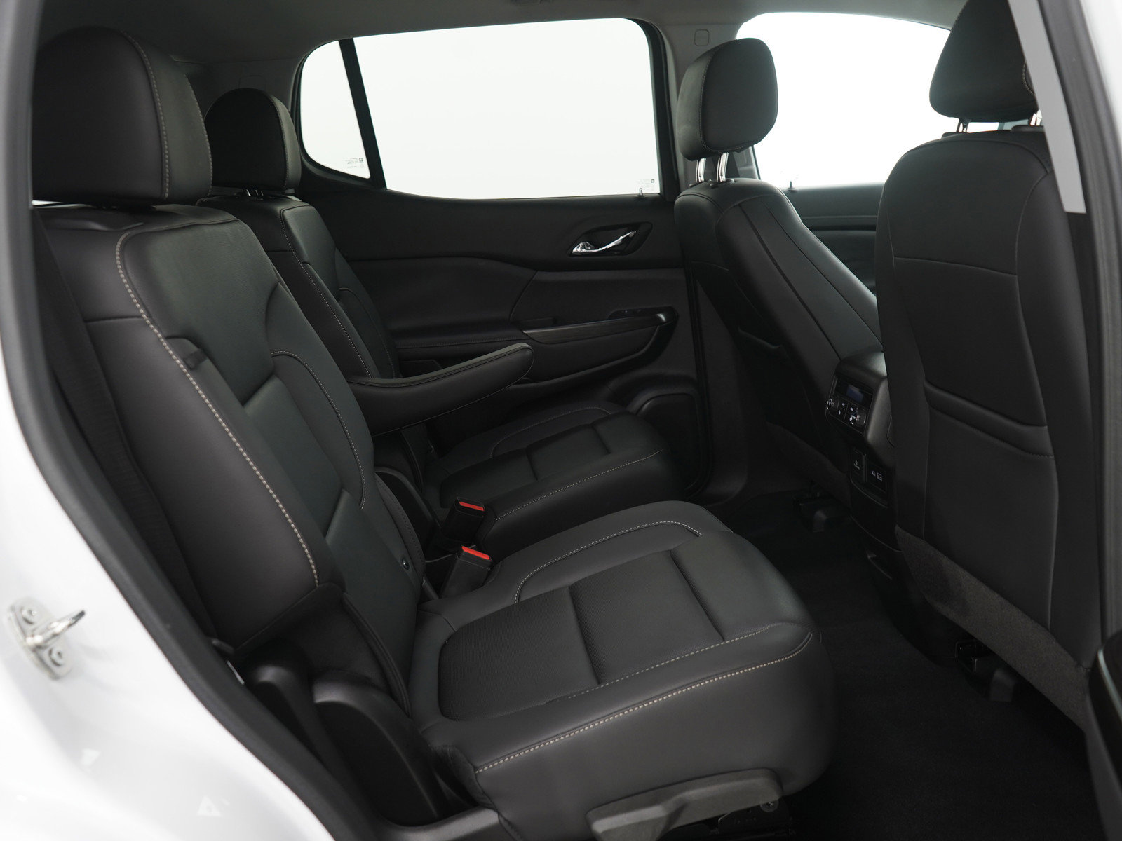 Used 2023 GMC Acadia SLT w/ Elevation Edition image 16