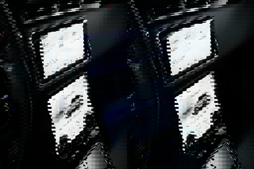 Used 2018 Land Rover Range Rover Velar S image 15