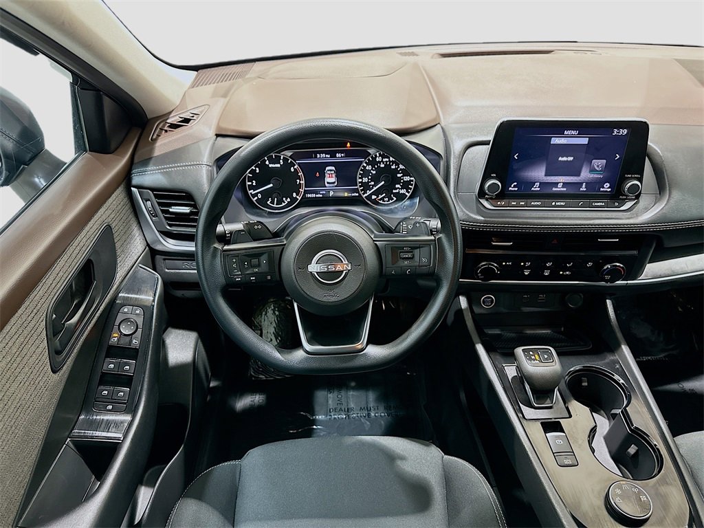 Used 2023 Nissan Rogue S image 21