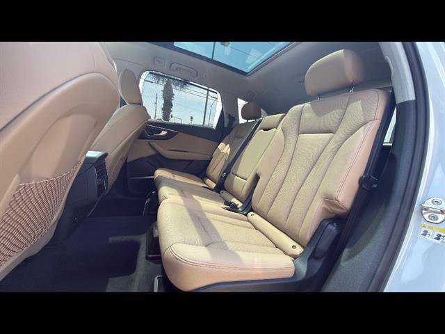 Used 2023 Audi Q7 3.0T Prestige image 11