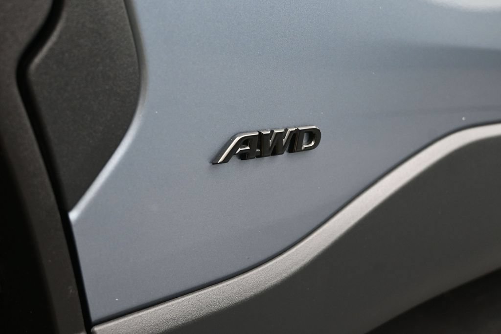 Used 2023 Toyota Corolla Cross AWD Hybrid image 10