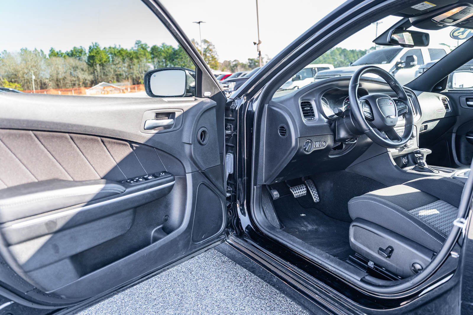 Used 2023 Dodge Charger R/T w/ Navigation & Travel Group image 18