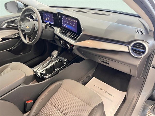 Certified 2025 Chevrolet Trax LT image 12