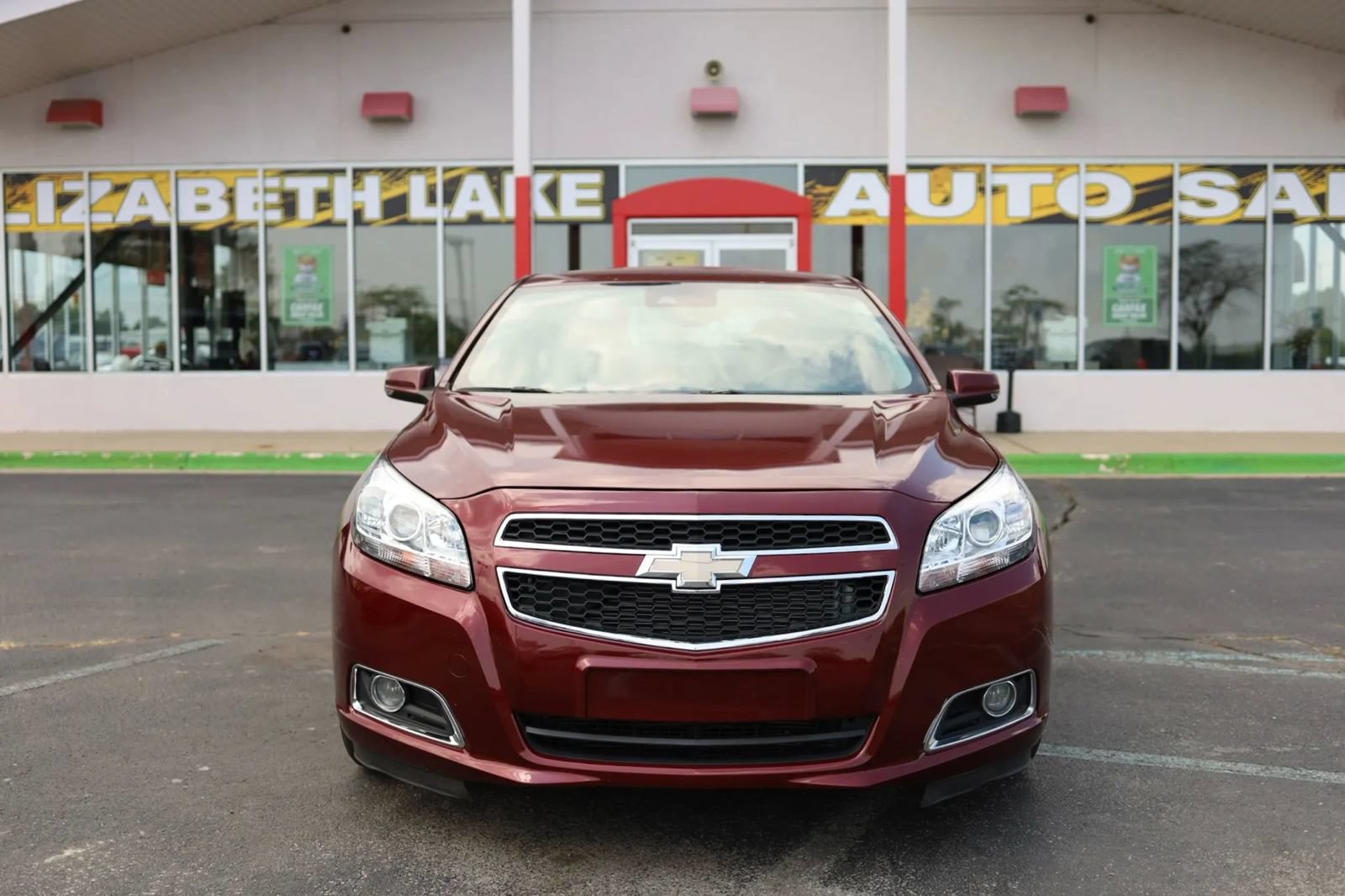 Used 2015 Chevrolet Malibu LT w/ Leather Package FWD image 2
